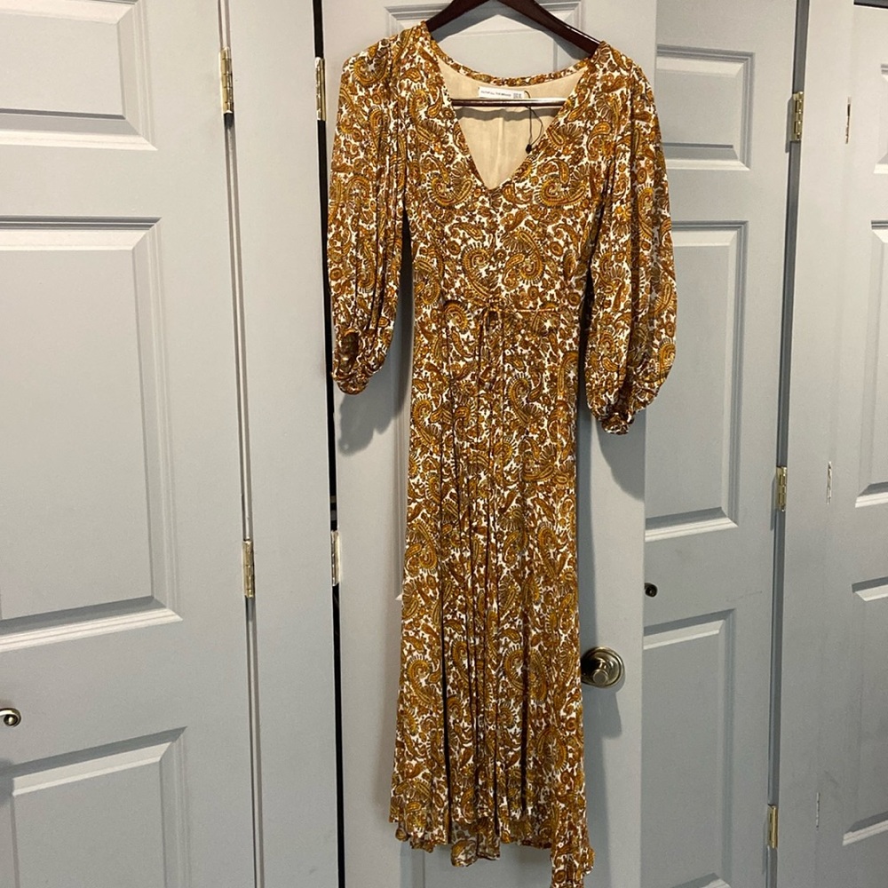 Paisley print v neck dress